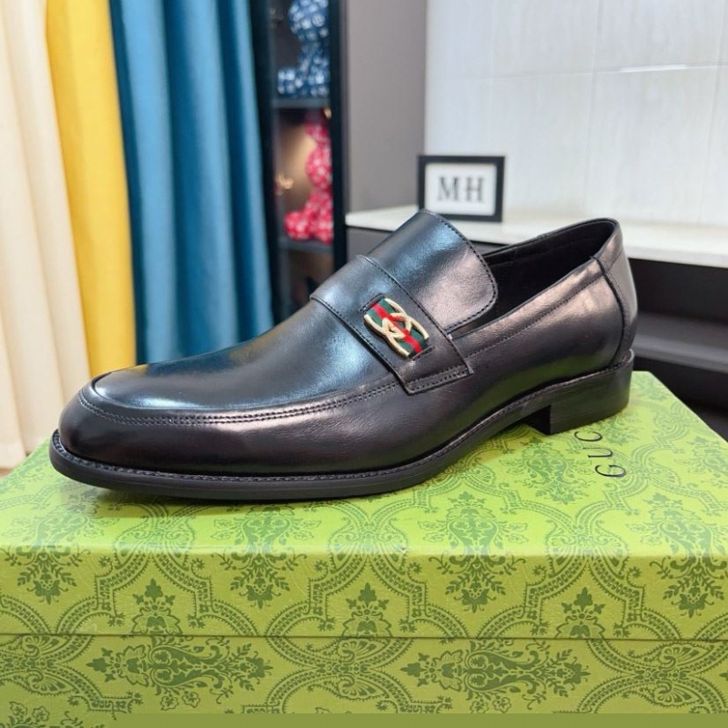 G*u*i leather shoes
